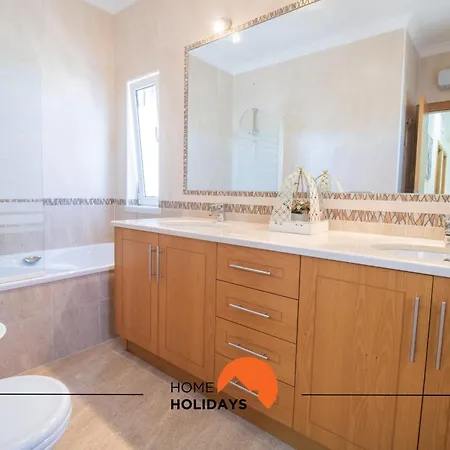 #297 Espacosa Vivenda V5 By Holidays *