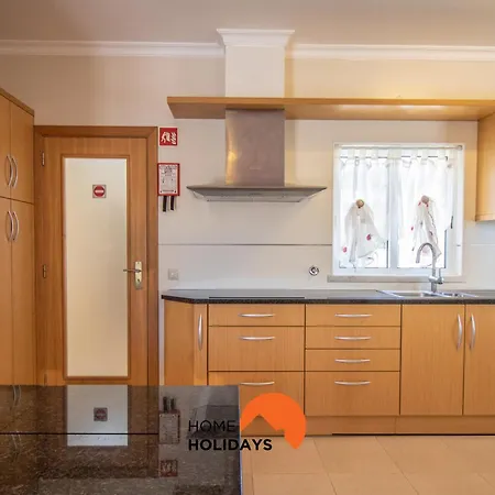 #297 Espacosa Vivenda V5 By Holidays