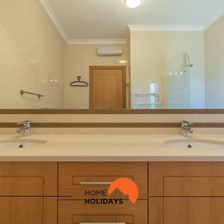 #297 Espacosa Vivenda V5 By Holidays