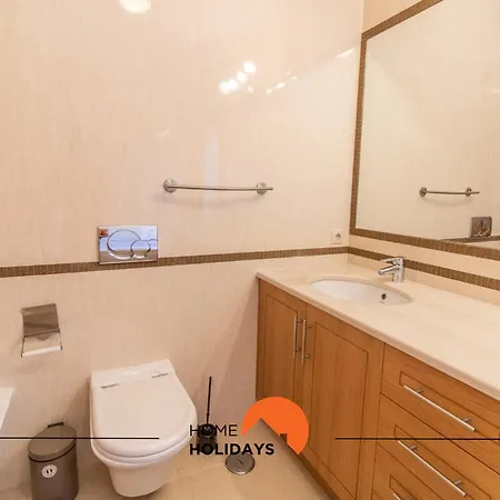 #297 Espacosa Vivenda V5 By Holidays Holiday home