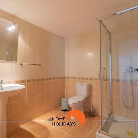 #297 Espacosa Vivenda V5 By Holidays Holiday home *